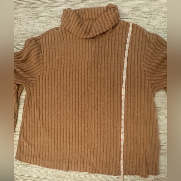 NWT The Limited Rib Hacci Knit Turtleneck Thin Sweater Tab Up Sleeves Camel L - Picture 7 of 11